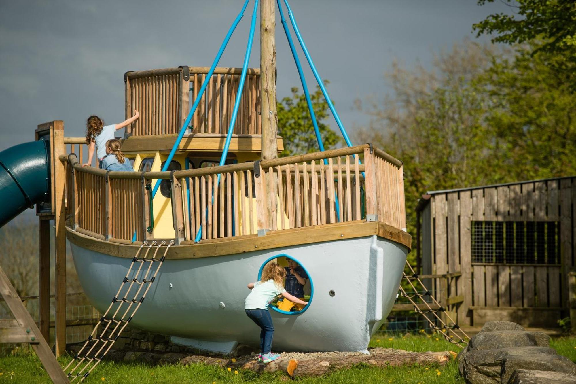 Treberfedd Farm Cottages&Cabins Lampeter Exteriör bild